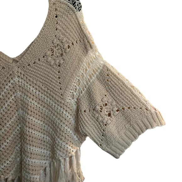 Zara Fringed Knit Poncho Cream Crochet V Neck Coastal Grandma Sweater Size Small - Picture 6 of 9